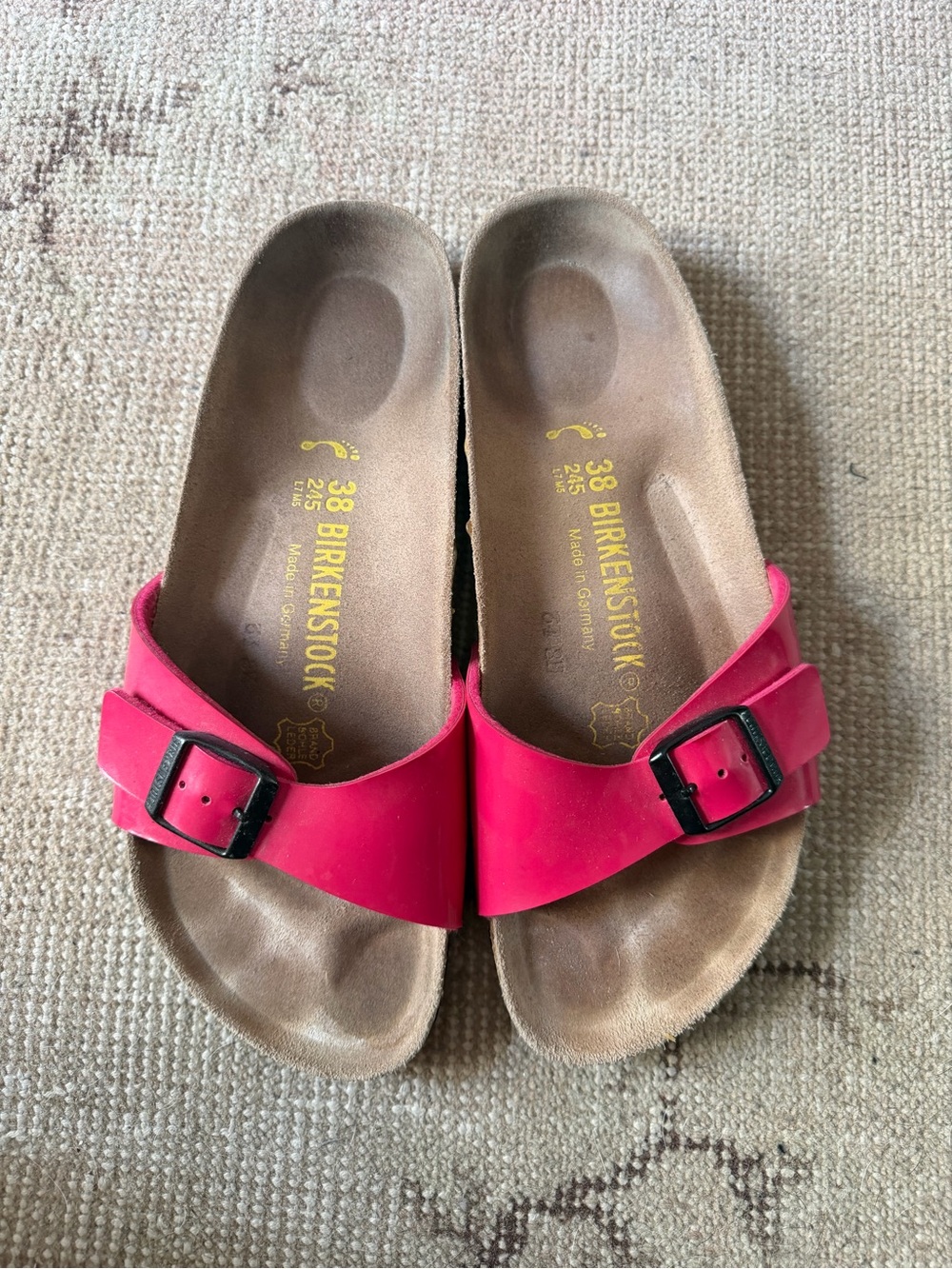 Birkenstock Single-Strap Madrid Patent Slide Sandals in Hot Pink Sz 38